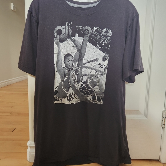 Vintage XL Adidas Derrick Rose Black Basketball T-shirt - Picture 2 of 4
